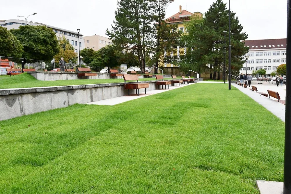 Blansko má opravené náměstí, parkoviště odsunulo za zeď