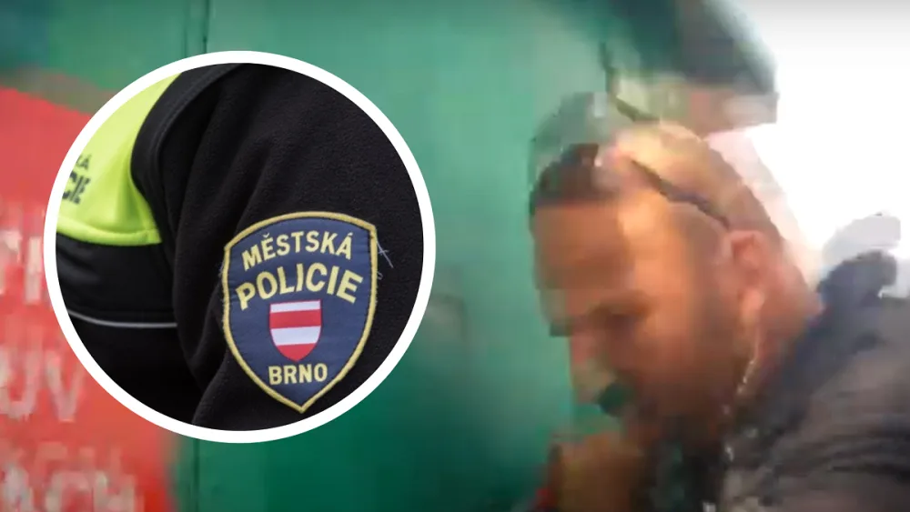 Brno pobavil muž, který se zasekl v kontejneru. Vylovili ho experti