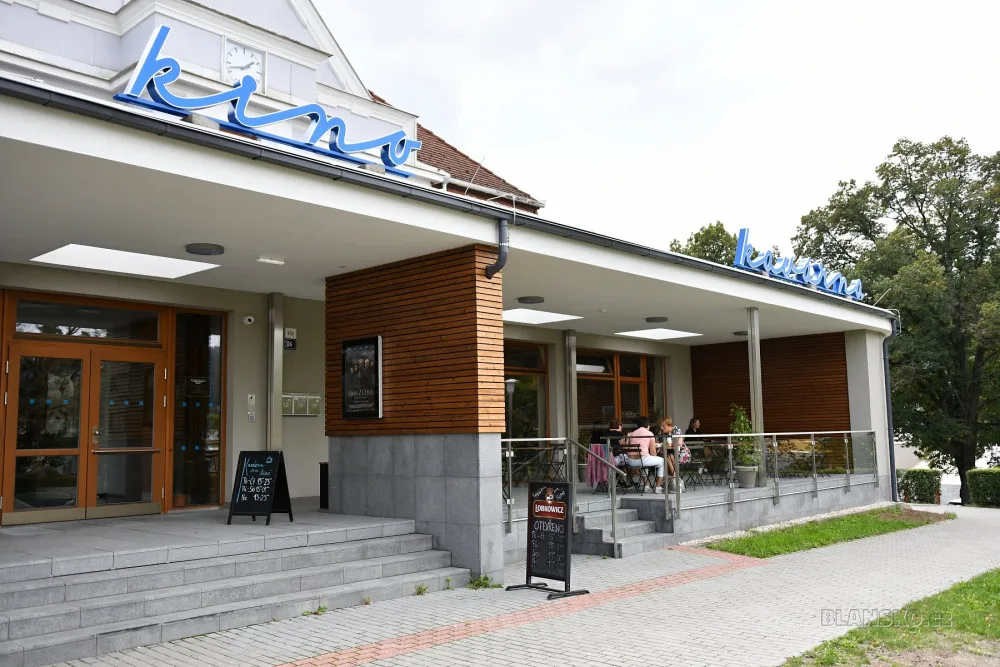 V Blansku opravili kino. Dostalo novou střechu i osvětlení