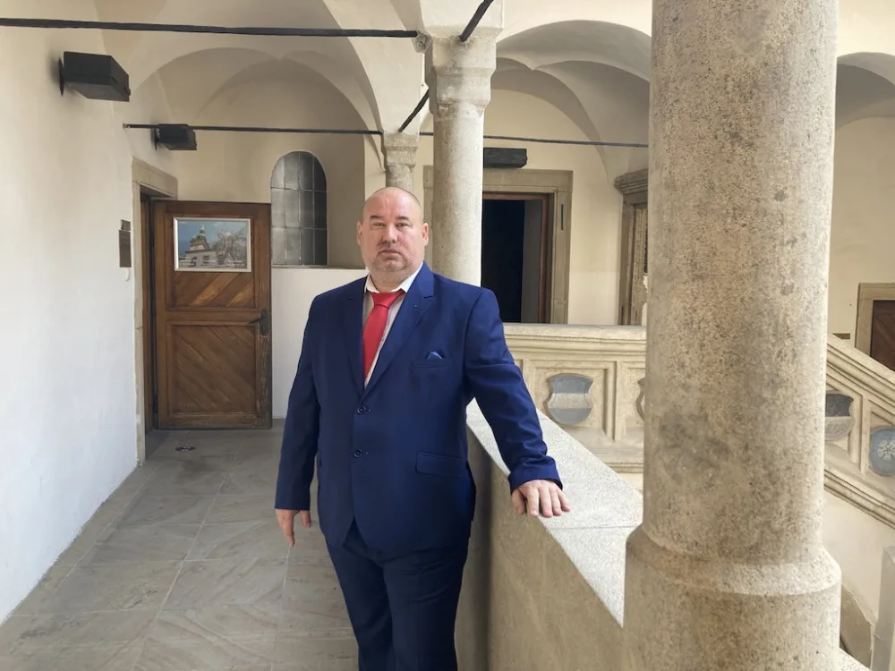 Čerstvý kandidát na prezidenta chce nakrmit republiku