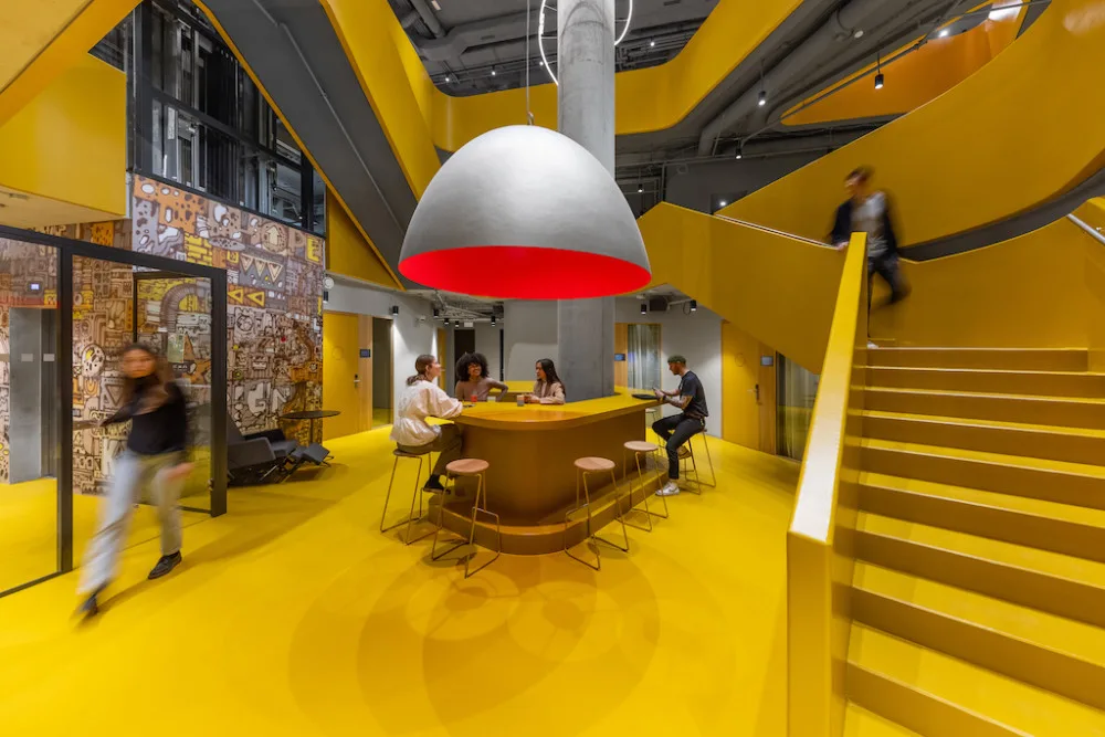 Nejmodernější brněnský cowork Clubco otevřel dvě nová patra sdílených kanceláří