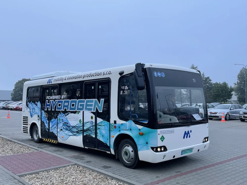 Brno zíralo. Přijel vodíkový autobus ze Slovenska