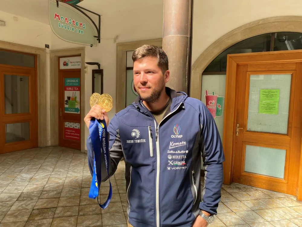 Brněnský střelec Tomeček si vystřílel evropské zlato i účast na olympiádě