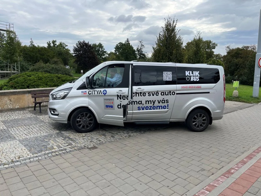 Brno testuje autobus na zavolání. Cestující odveze z domu na zastávku MHD