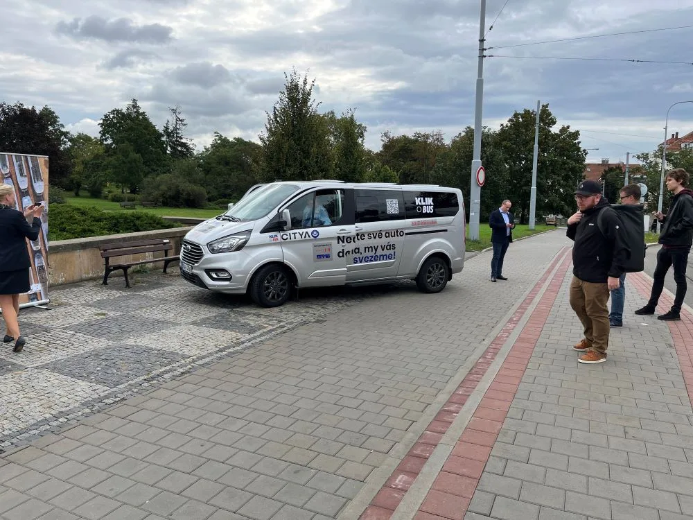 Brno testuje autobus na zavolání. Cestující odveze z domu na zastávku MHD