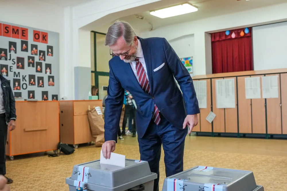 VOLBY 2022: První volební den je u konce. V Brně přišel k urně Fiala i Nerudová