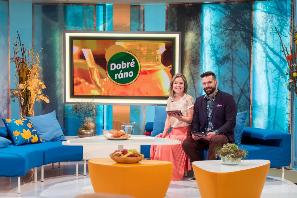Dobré ráno, Brno, říká režisér Prušinovský a tropí si z města žerty. Nejvíc to schytává Česká televize