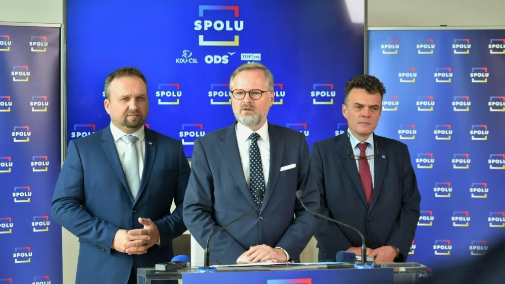 Zleva Marian Jurečka, Petr Fiala a Tomáš Czernin