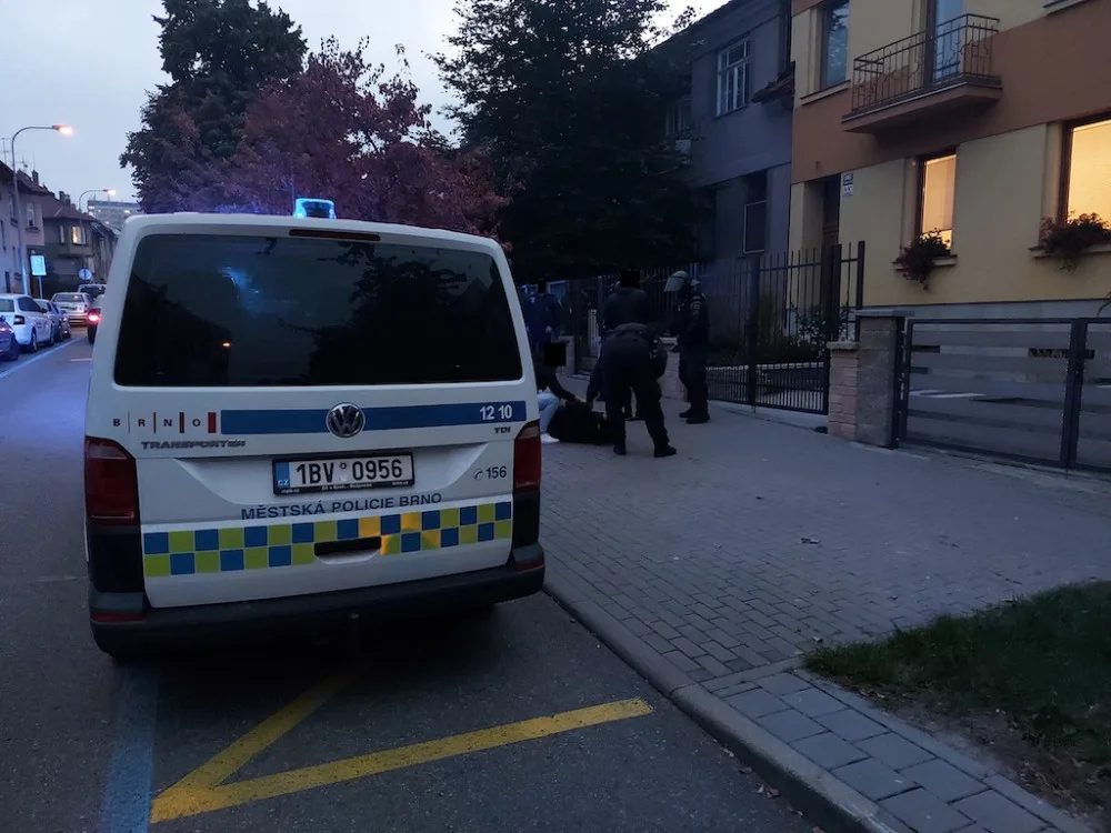 Mezi fotbalovými fanoušky Brna a Sparty se strhla po zápase hromadná bitka