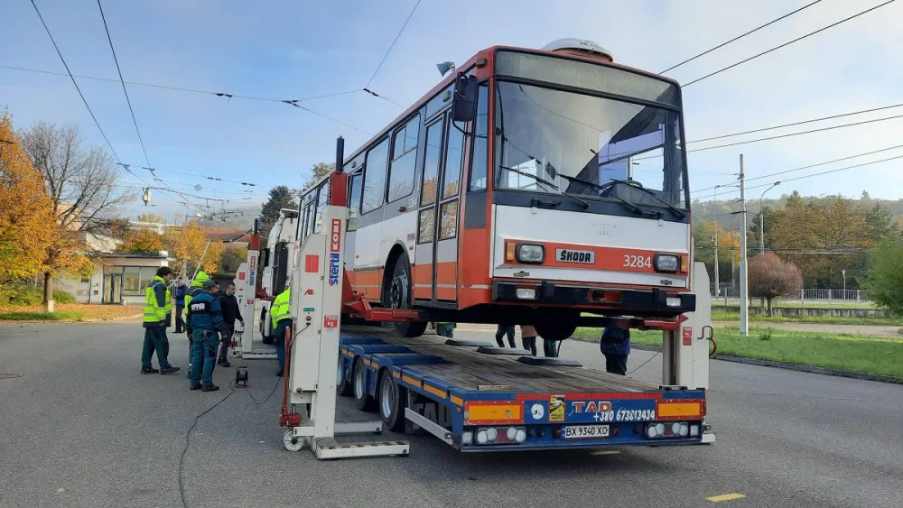 Brno posílá na Ukrajinu třicetileté trolejbusy