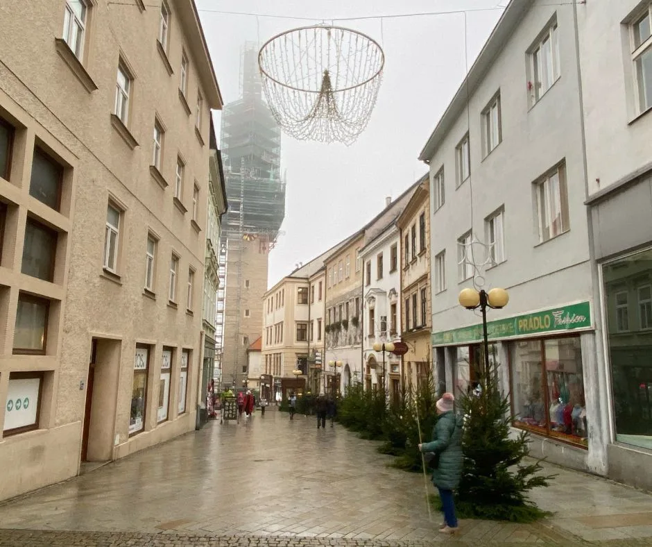 Dva stromy, ruské kolo i výzdoba jako v Praze. Znojmu advent nezkazí ani ceny energií