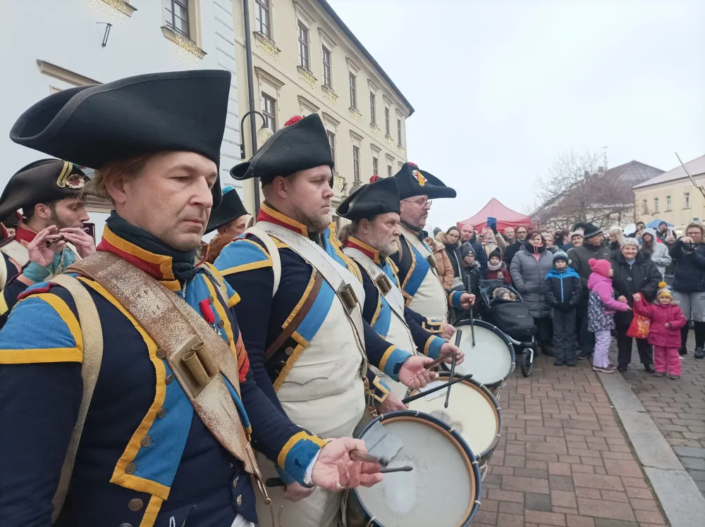 Na deset tisíc lidí přijelo na rekonstrukci bitvy u Slavkova. Davy ohromil Napoleonův Lví skok