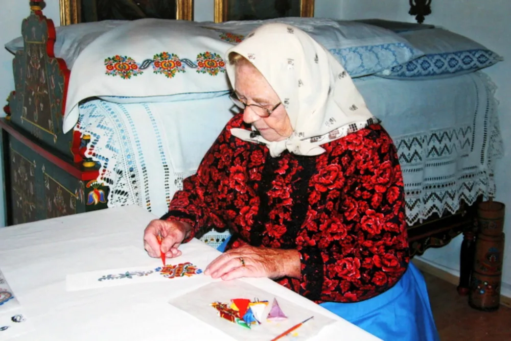 Zemřela známá jihomoravská malérečka Marie Švirgová