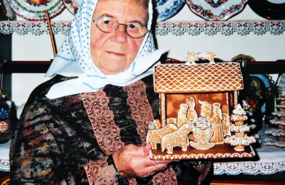 Zemřela známá jihomoravská malérečka Marie Švirgová