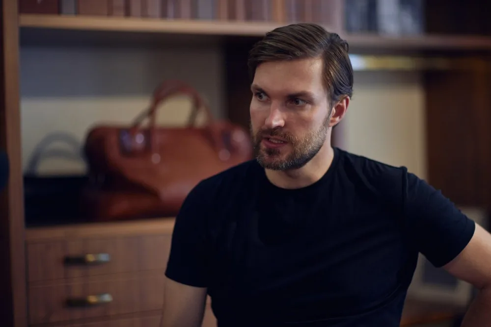 Díky digitalizaci může být Leo Macenauer jednou globální značka, věří krejčí