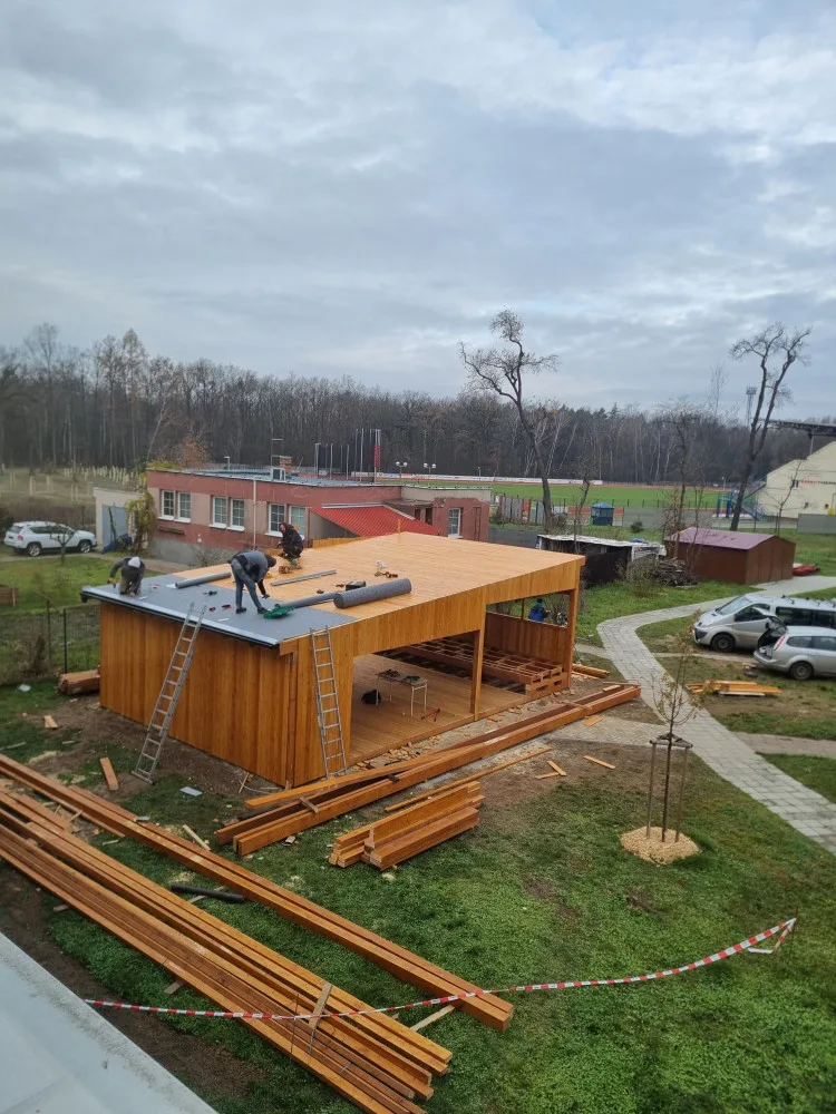 Hodonín buduje chytrou venkovní učebnu s letním kinem a kalifornskými žížalami.
