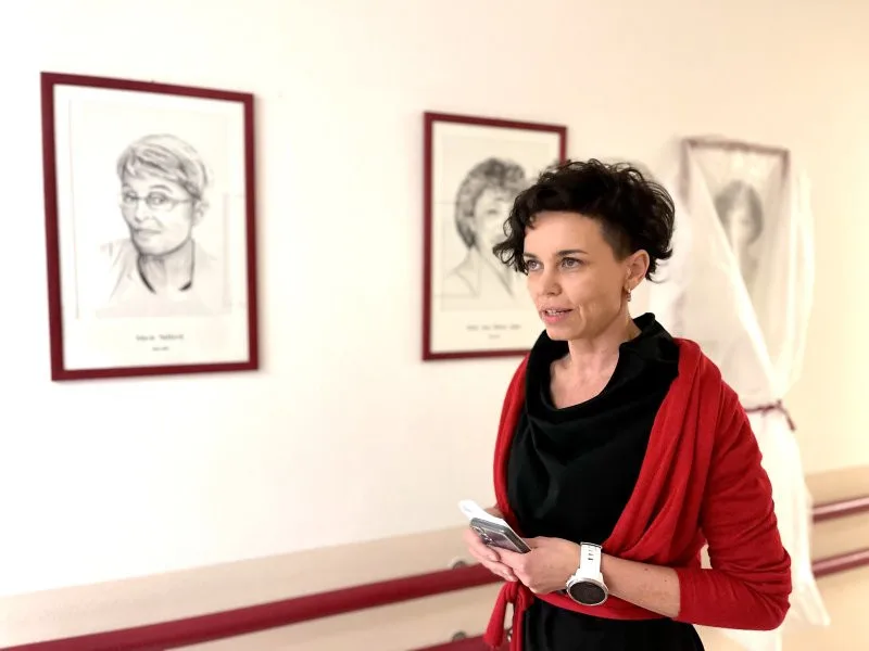Brněnská nemocnice ozdobila zdi portréty vrchních sester