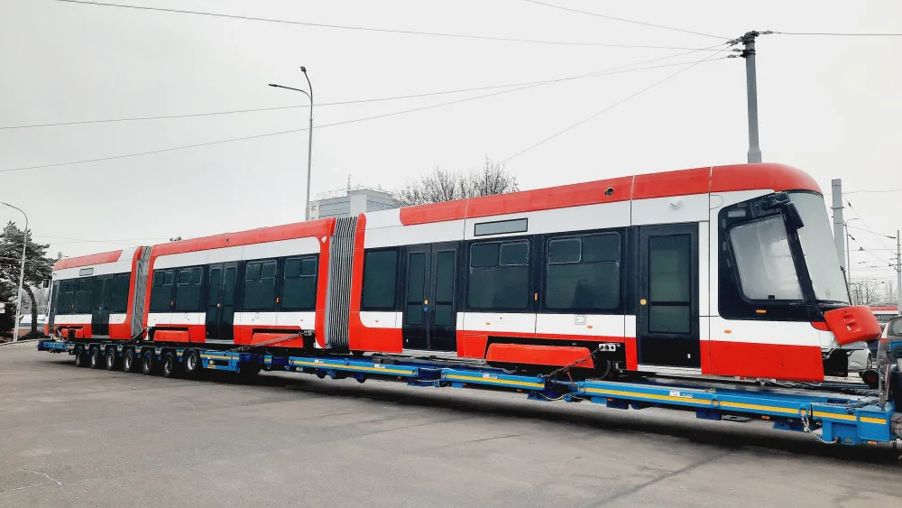 Máme už dvě obousměrné šaliny i s klimatizací, chlubí se v Brně