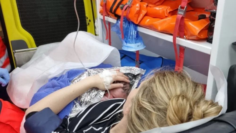 Tonička se narodila v sanitce