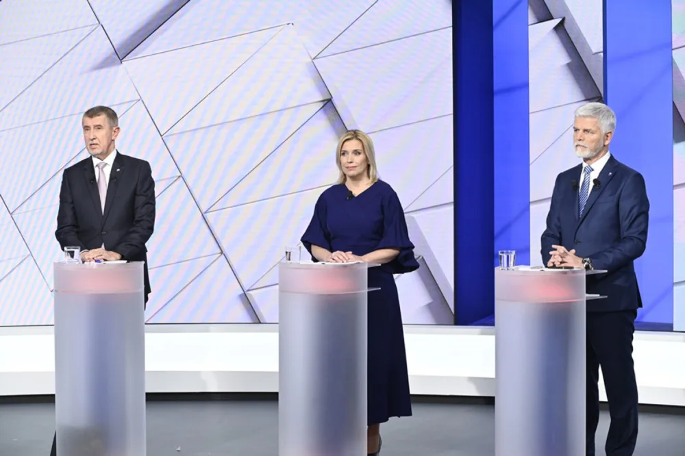 size4-16735561051608-241-komentar-debata-bizarni-vymena-darku-a-navrat-stareho-babise