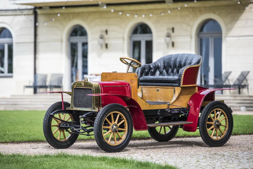 Historické vozy Laurin &amp; Klement i auto, ve kterém jezdil papež. Obchodní centrum Olympia Brno chystá unikátní výstavu