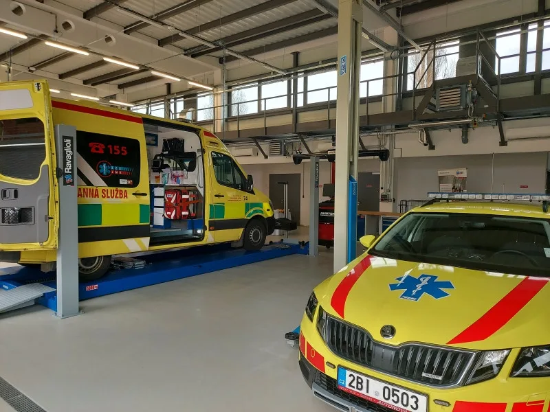 Záchranáři si v Brně pořídili vlastní autoservis pro sanitky
