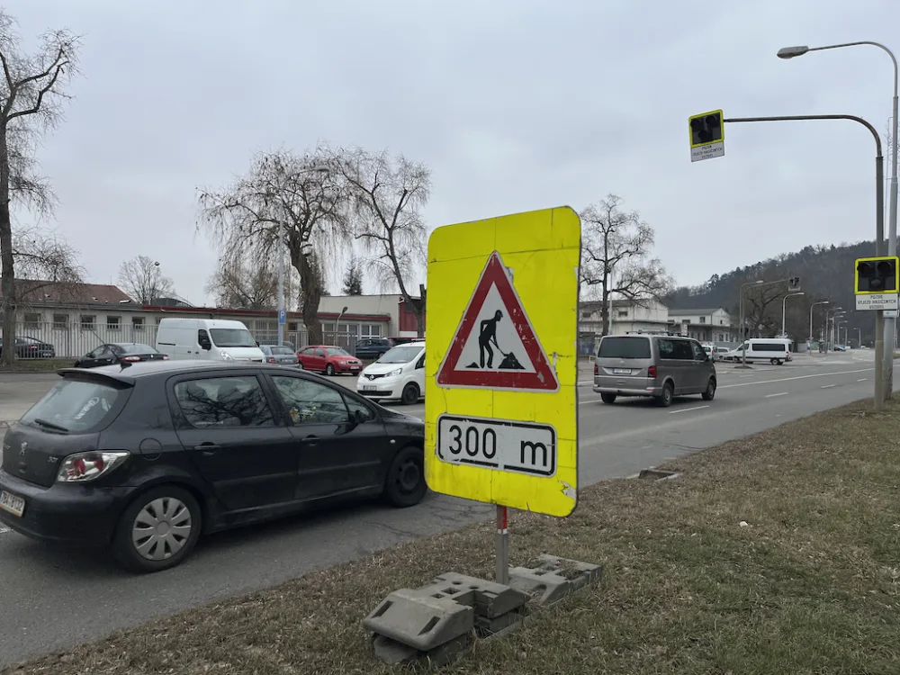 Do Brna se valí nová uzavírka. Dělníci rozkopou frekventovanou silnici u výstaviště