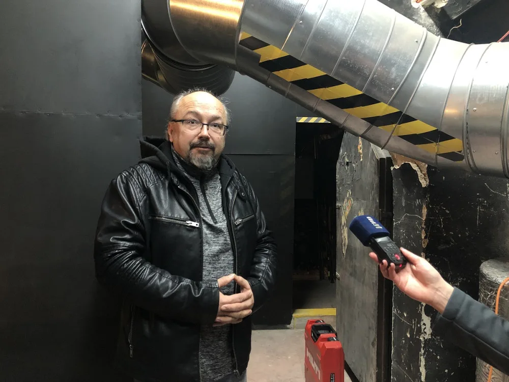 Ondřej Anton z Ústavu stavebního zkušebnictví FAST VUT v Divadle Bolka Polívky