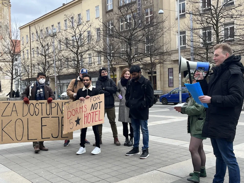 Demonstrace na Moravském náměstí