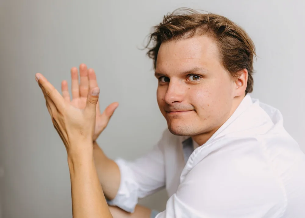 Díky klaunování se u mě začaly objevovat emoce, o kterých jsem netušil, že je mám, říká Zdravotní klaun Tomáš Žilinský