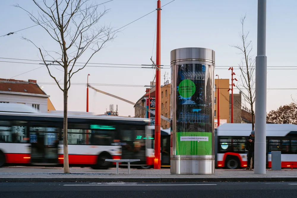 Brno chce důstojnější centrum. Na Mendlovo náměstí postavilo po vzoru Západu vysoké informační válce