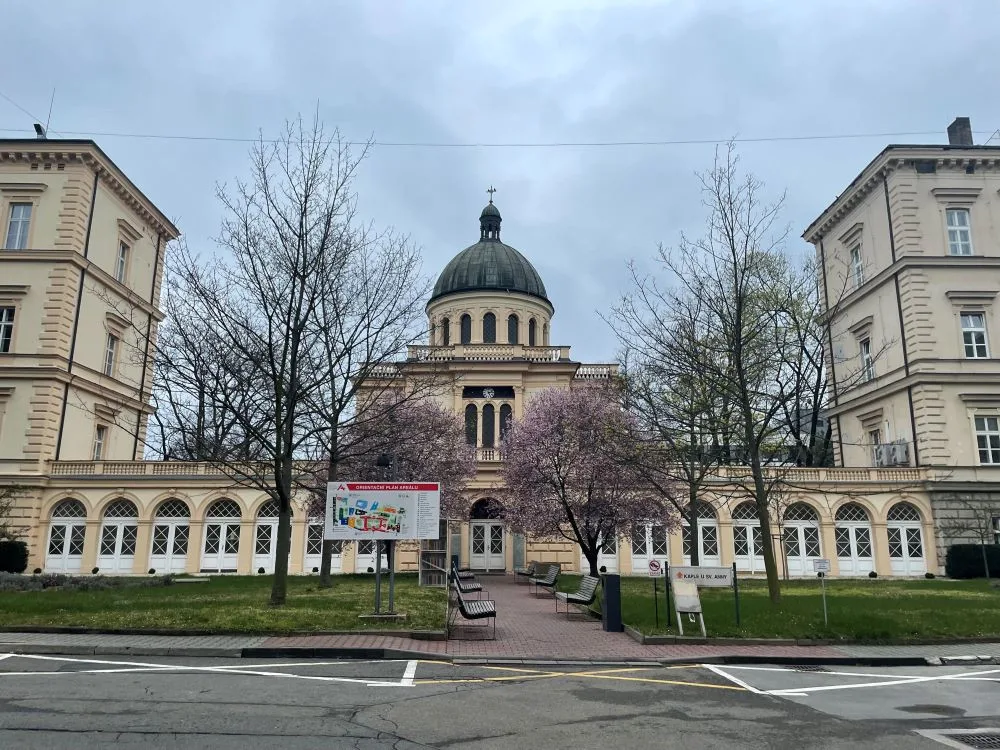 Brněnská nemocnice opravila historickou kapli. V prostorách obnoví po letech bohoslužby