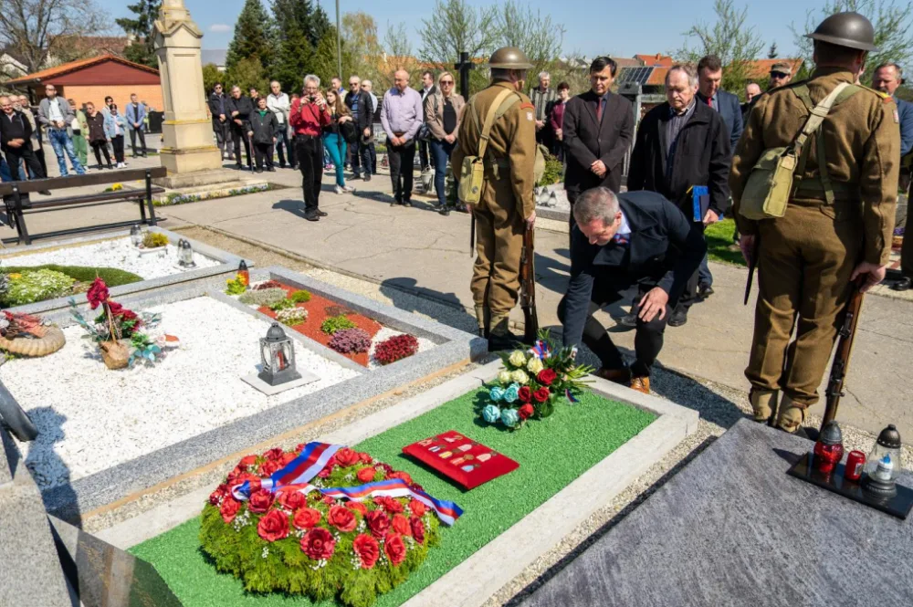 Sloužil v RAF, prožil si vězení. Na jižní Moravě uctili válečného veterána
