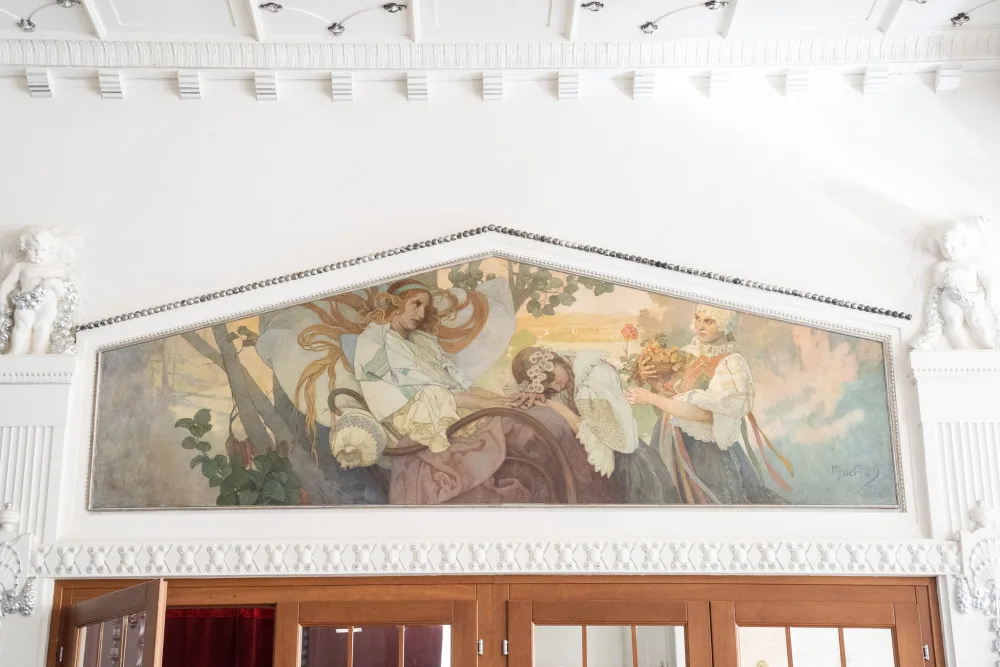 Již odhalená výstava Alfons Mucha: Květinové světy v Pišťanech