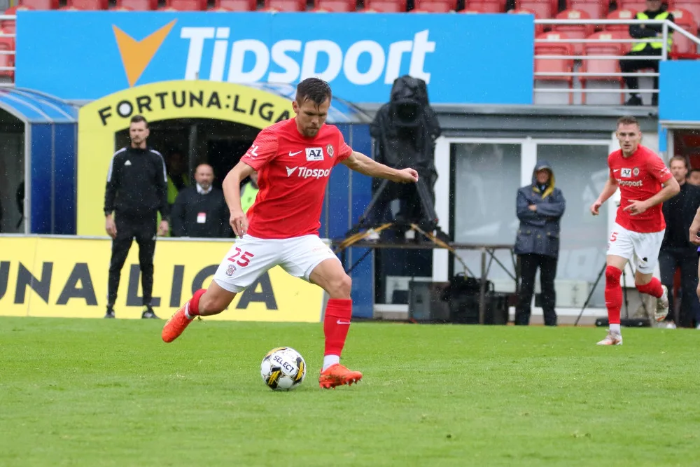 Zbrojovka selhala doma s Pardubicemi a blíží se sestupu. Řezníček nedal dvě penalty