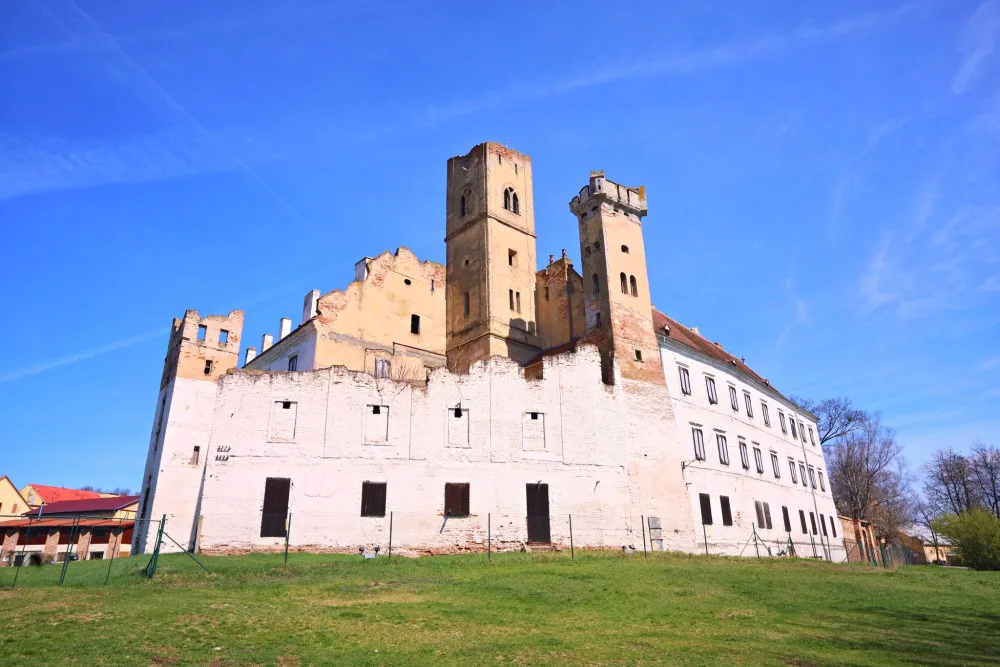 Břeclav má ambici, aby ze zchátralého zámku udělala luxusní hotel