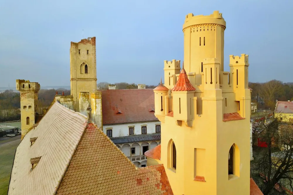 Břeclav chce, aby ze zchátralého zámku Lichtenštejnů vznikl luxusní hotel jako v Brně