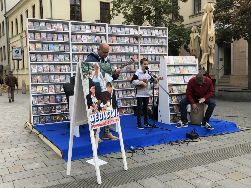 Brno rozehrál pokojíček z devadesátek