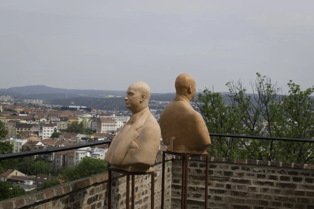 Na brněnském Špilberku vítá návštěvníky nová výstava soch