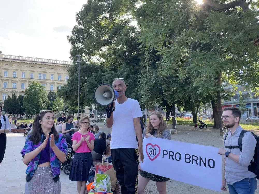 Snížit v Brně rychlost z padesátky na třicítku? Zastupitelé nápad aktivistů nezatracují