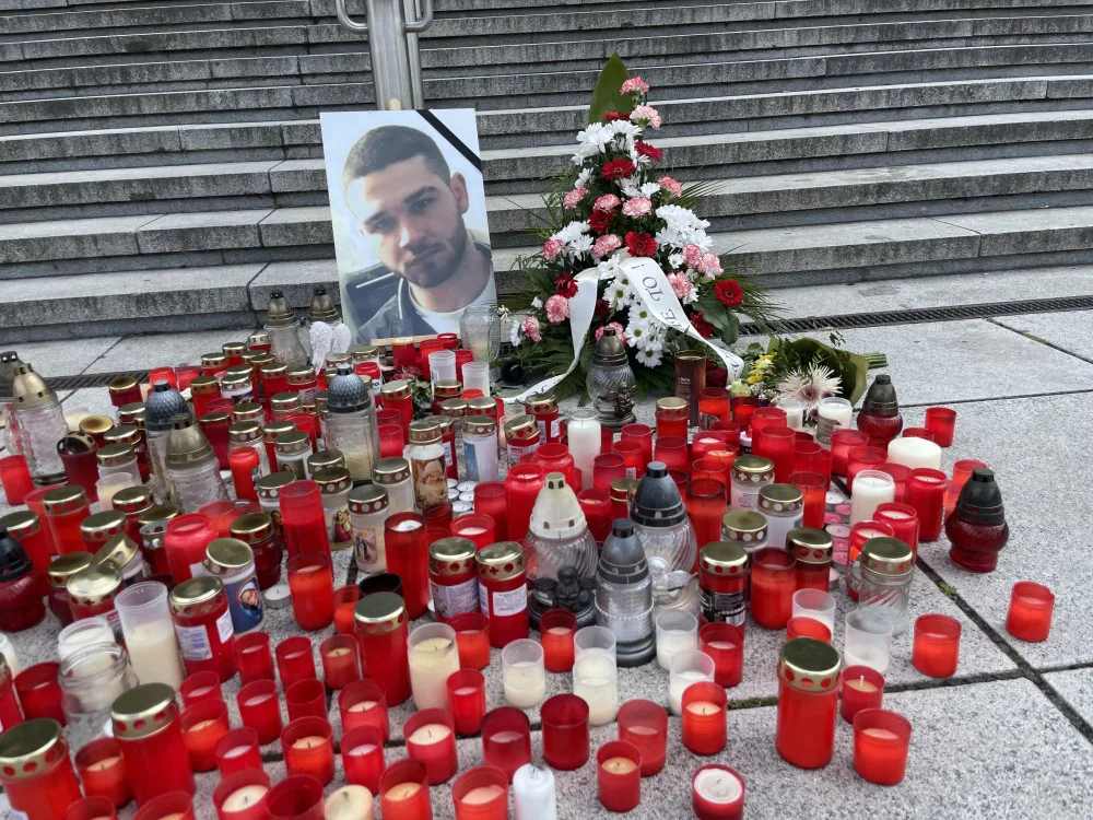 Kamarád zesnulého Roma emotivně vzpomínal na přítele. Naučil mě vařit, svěřil se