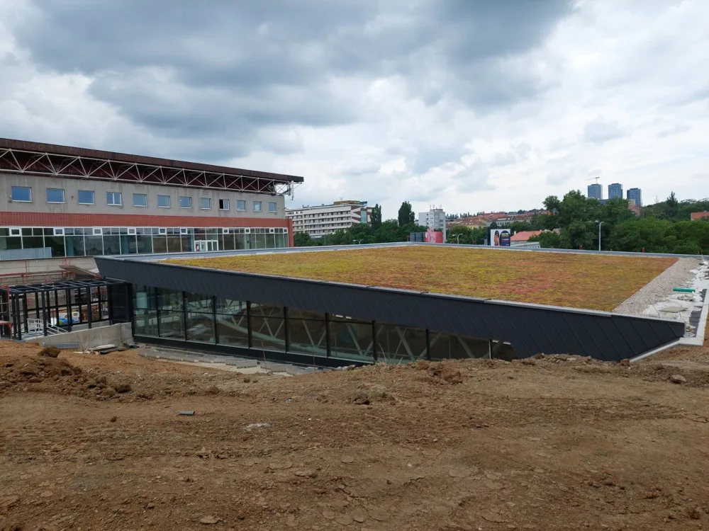 Na otevření nového plavečáku si Brno počká. Dělníky zabrzdil azbest