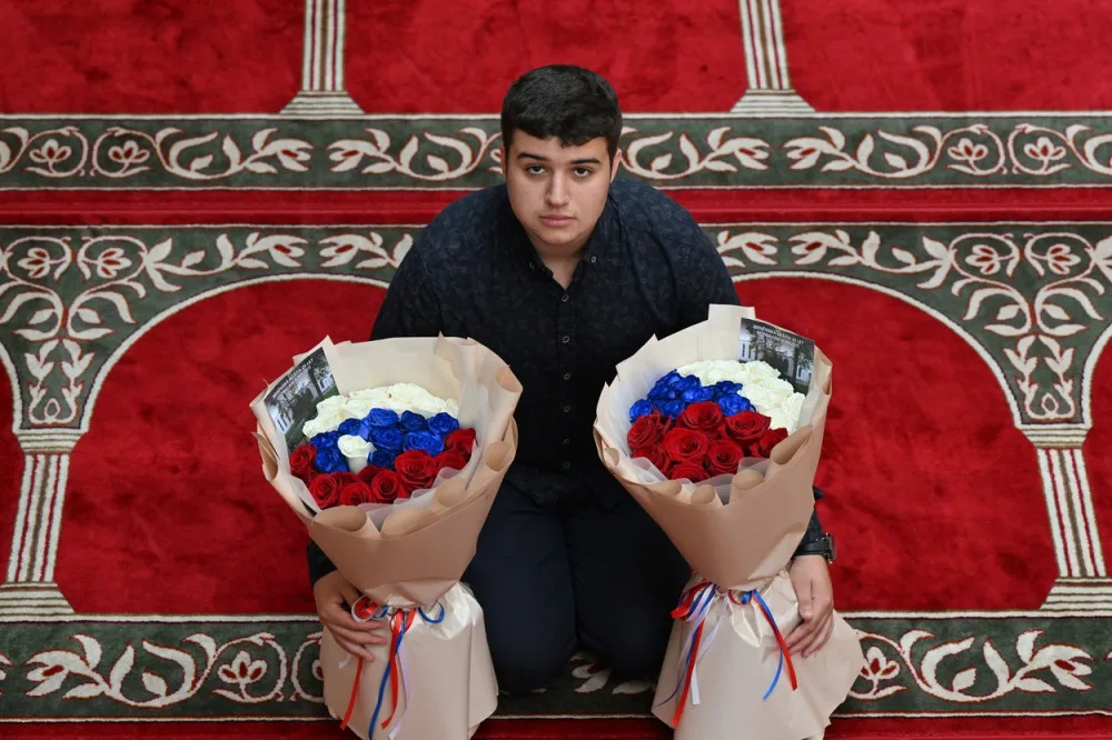 V Brně debatoval Pavel s Čaputovou. Muslimové jim donesli kytice