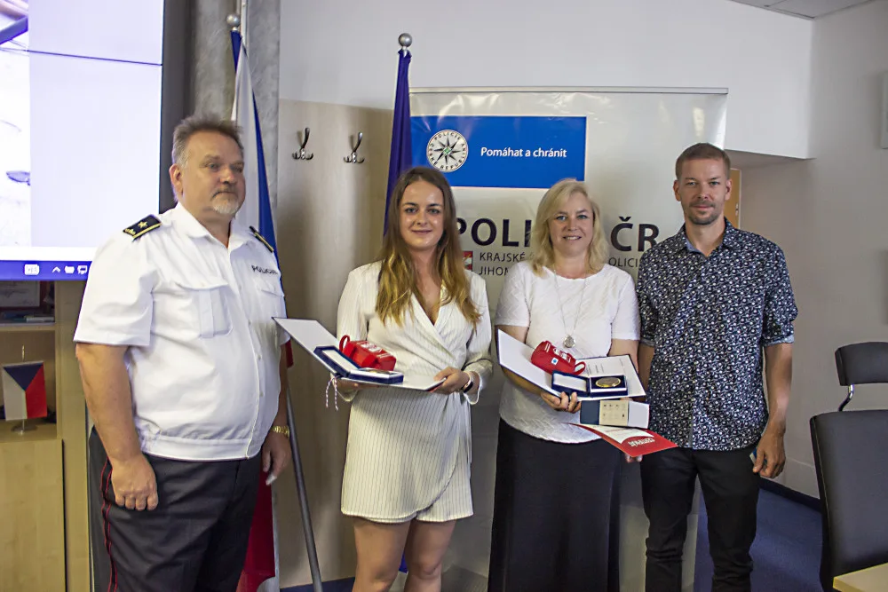 Titul Gentlemanky silnic si vysloužily matka s dcerou, které pomohly u dopravní nehody