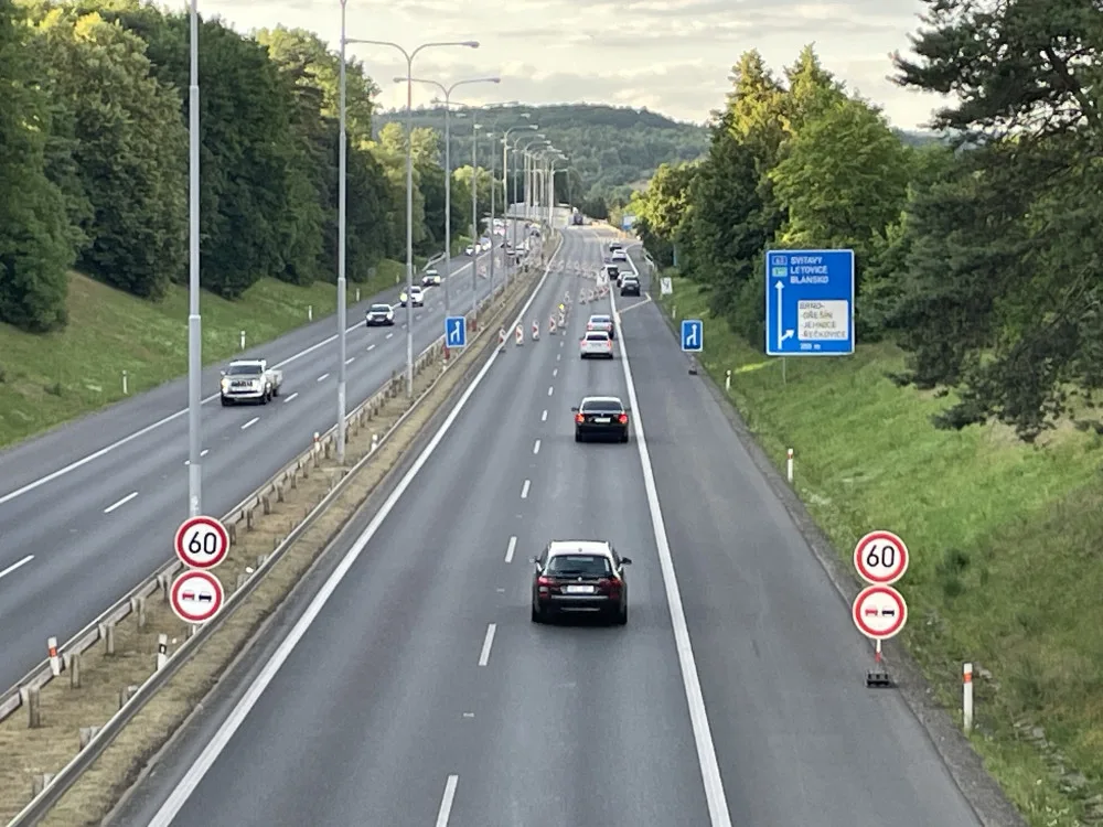 Omezení platí v Hradecké ulici v Brně