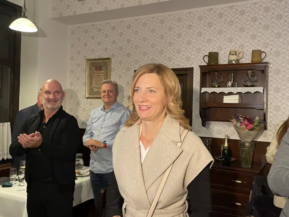 Chceme vědět víc o fotce s bílým práškem, vzkazují politici z Brna primátorce