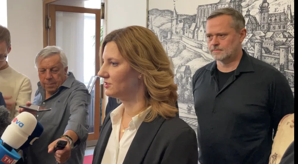 Markéta Vaňková a v zádech její náměstek Robert Kerndl