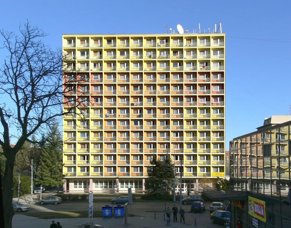 Studenti v Brně mají problém. Koleje jsou narvané a o další stovky míst přijdou kvůli opravě