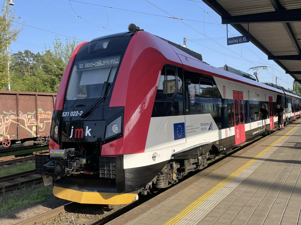 Horšími vlaky, ale za méně peněz. Na jižní Moravě se o část dopravy postarají České dráhy