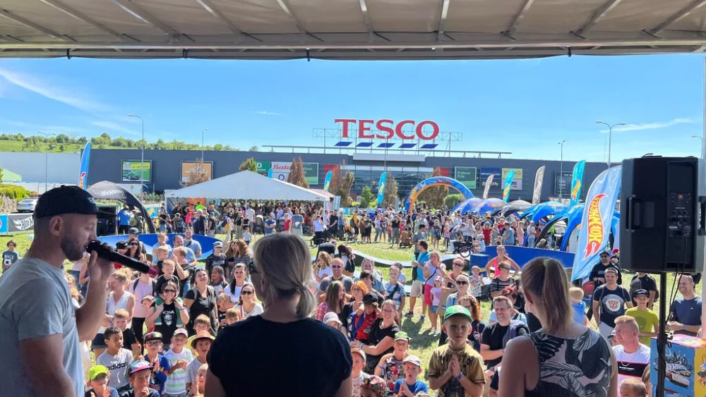 V sobotu 2. září proběhne 2. ročník úspěšné Road show Hot Wheels. Fanoušci autíček Hot Wheels jsou zvaní na den plný rychlé jízdy a zábavy. Vstup je zdarma, od 10 do 17 hodin bude pro návštěvníky připravený nabitý program a nebudou chybět ani soutěže a dá
